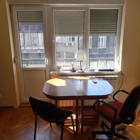 Private Cozy Room 2 With Shared Kitchen In Appartment Belgrado Exterior foto